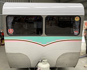 Caravan Front with pinstriping design