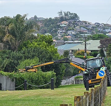hedge mulchin in the Waikato Reduces Waste
