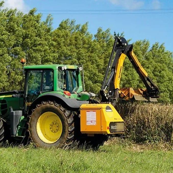 hedge mulching in the Hamilton, New Zealand