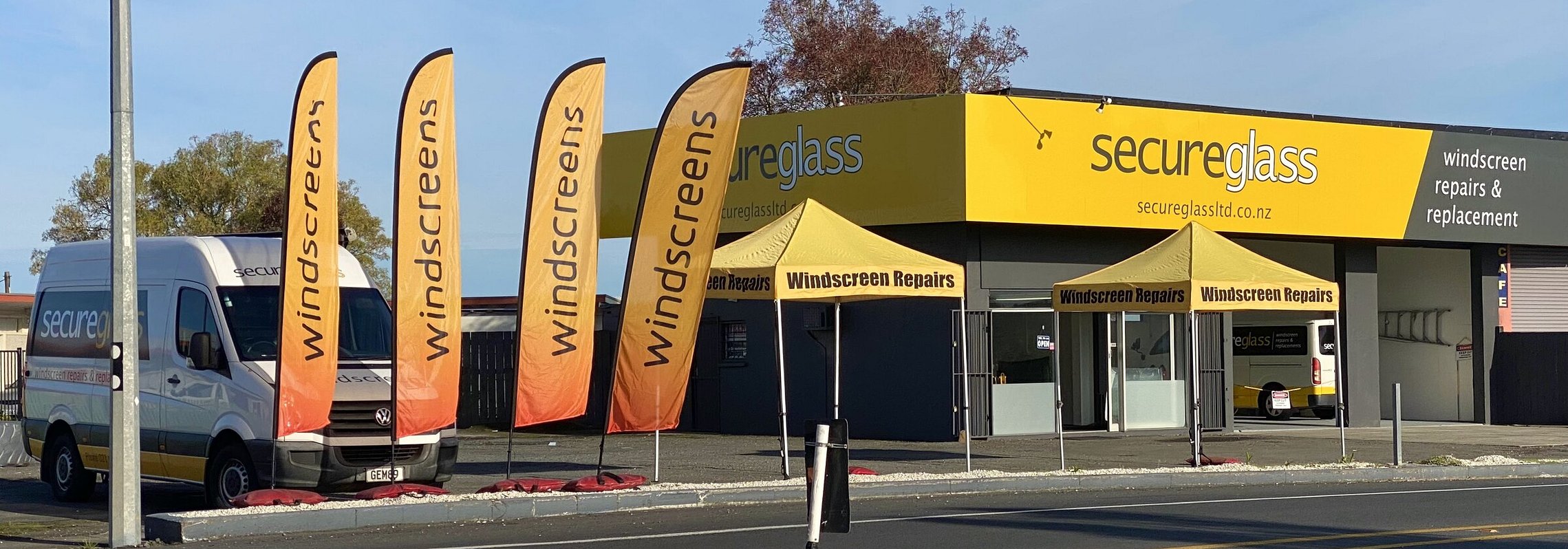 Exterior Photo of Secure Glass workshop and work van in Paeroa