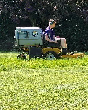 Lawn mowing services - Domestic and commercial lawn mowing. Power cut edgesWeed control spray services