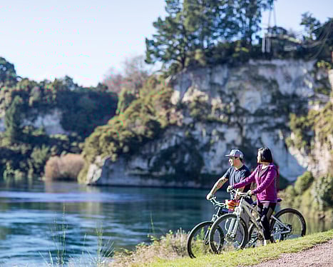 Lakeside accommodation in lake taupo, new zealand
