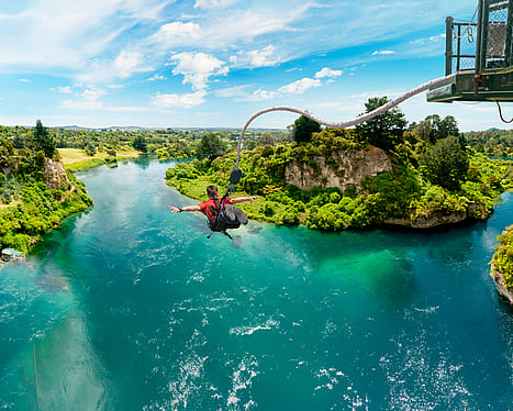 Lakeside accommodation in lake taupo, new zealand