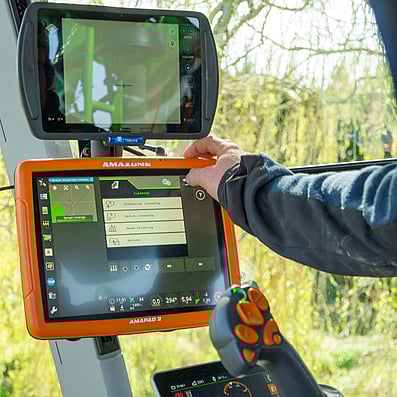 Precision spraying technology with GPS and auto-nozzle control, used for accurate field spraying and agricultural spraying services.