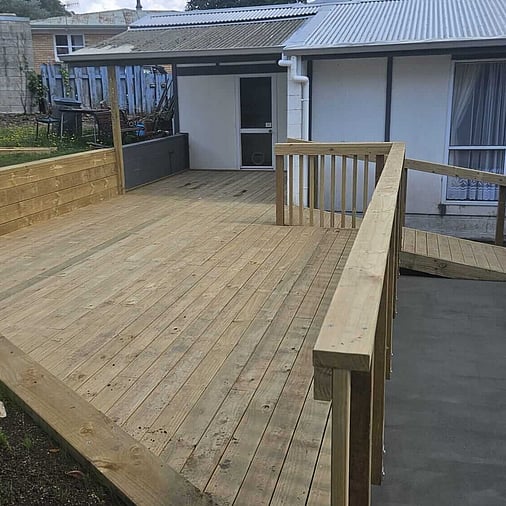 Rotorua property with professionally installed timber fence and gate