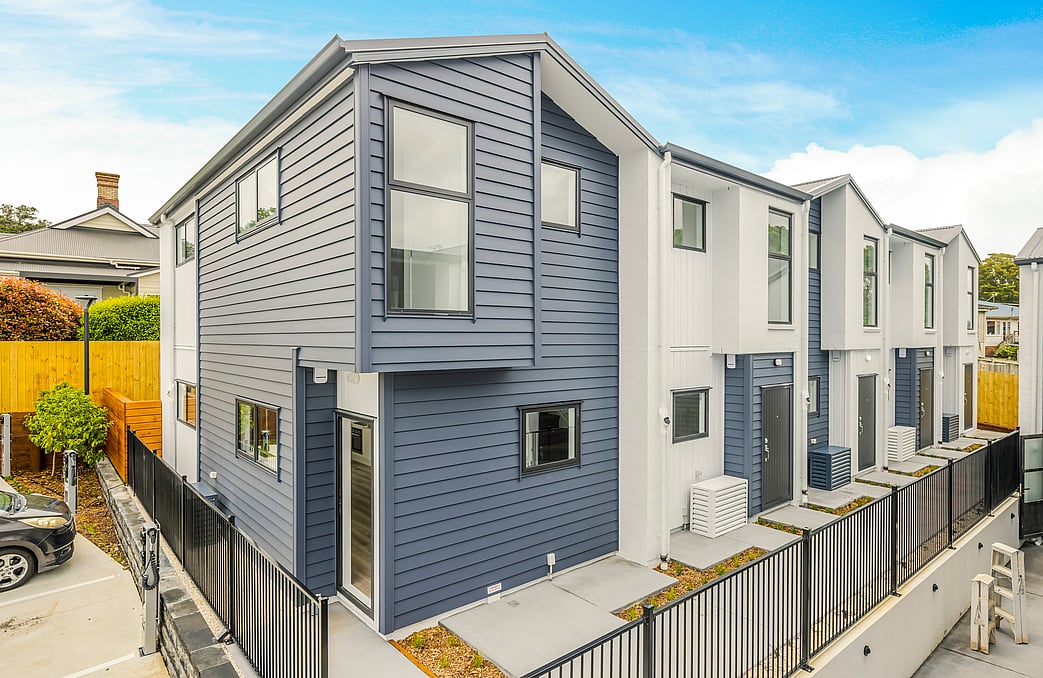 Row of townhouses on East St Pukekohe built by Kenco Construction