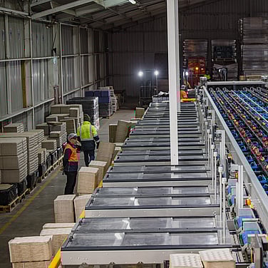 Hawk Tech tray denester offers continuous operation speeds