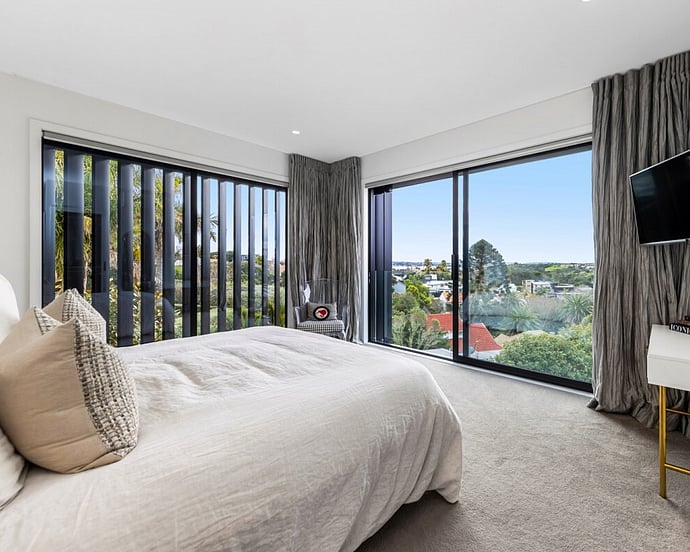 Auckland Architectural House Design master bedroom
