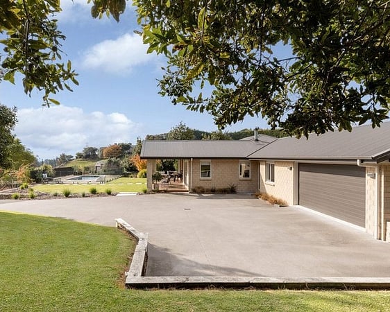 Te Puna House Extension with covered outdoor entertaining area