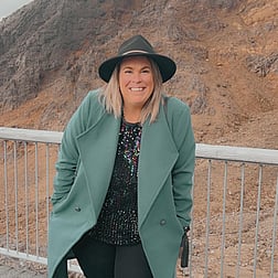 Meet Karen, the friendly face behind Sweet Stems. Professional Florist.