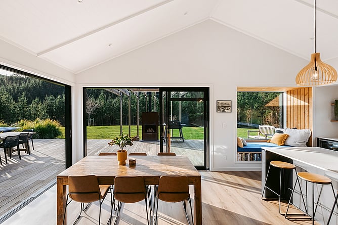 Vaulted ceilings with space and light
