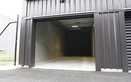 Unit 19.5 - 33 m&sup2; - 9.96m x 3.35m - $630 per monthIdeal for a typical 3 bedroom or a small 4 bedroom house, small car, retail surplus stock or business storage
