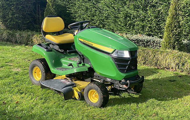 John Deere Ride On Mower