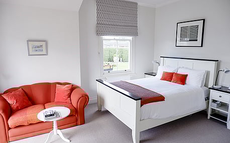 SLEEPS 2  - CLICK HERE FOR MORE DETAILS
