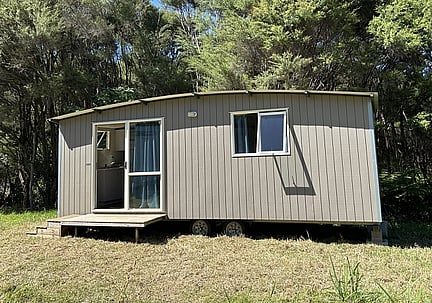 Large Two Room with Kitchenette and Ensuite Norfolk Cabin by Cosy Cabin Rentals