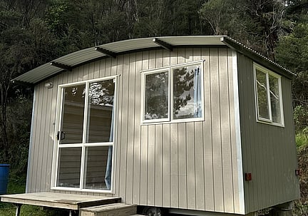 Single Room Larger Wade Cabin by Cosy Cabin Rentals