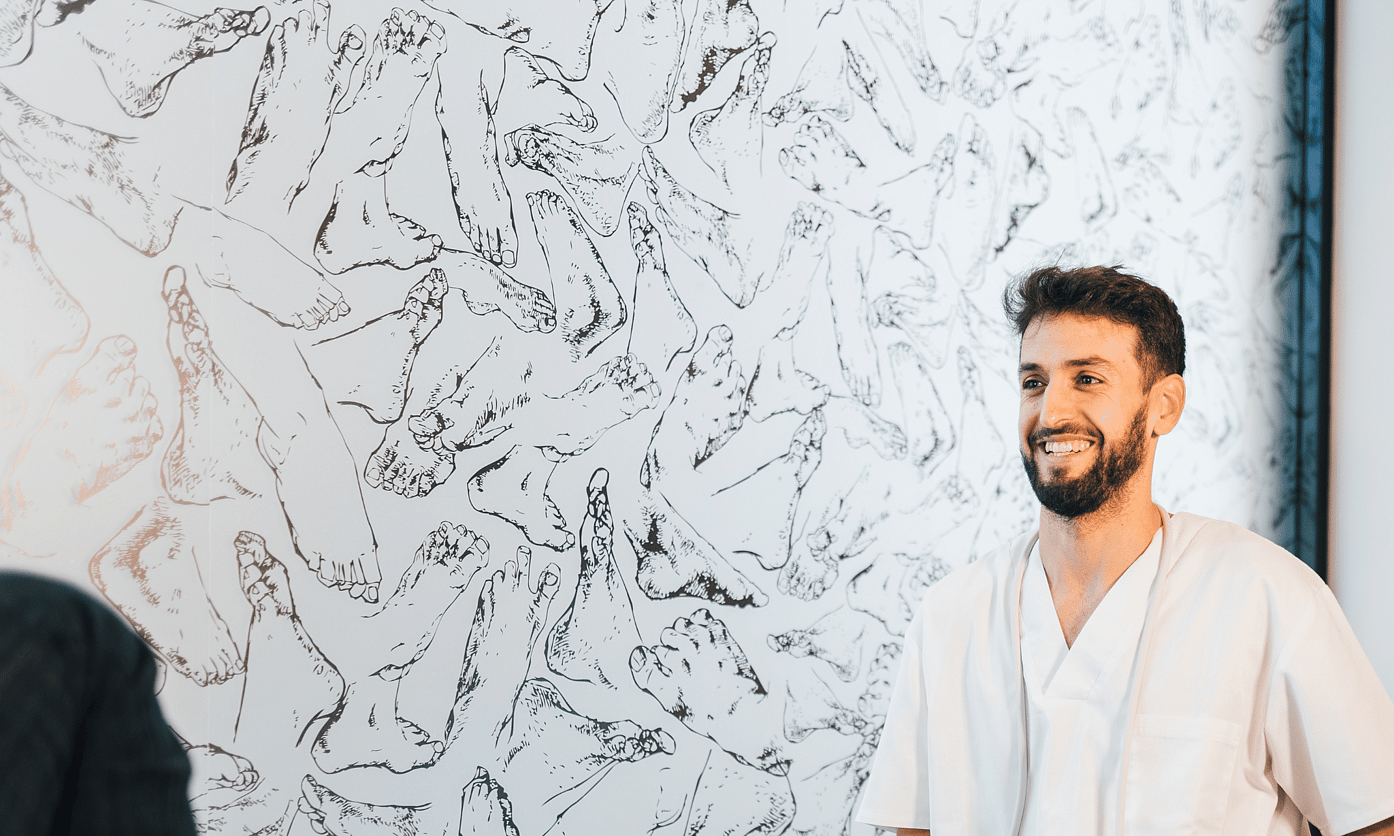 Foot Foundation podiatry care for plantar plate injuries with orthotics, taping, footwear advice, and rehabilitation