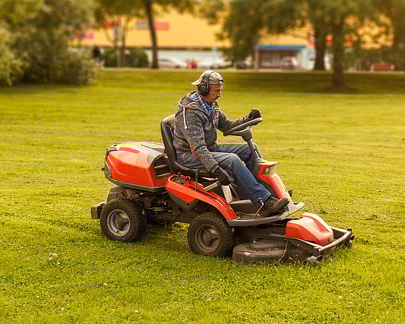 AJs Mobile Powersport Mechanic can help with your commercial ride on mower