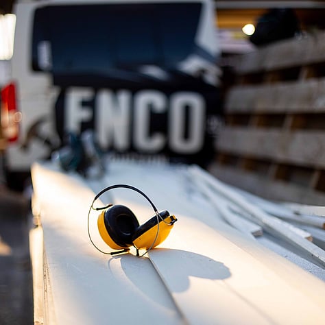 Kenco van in background