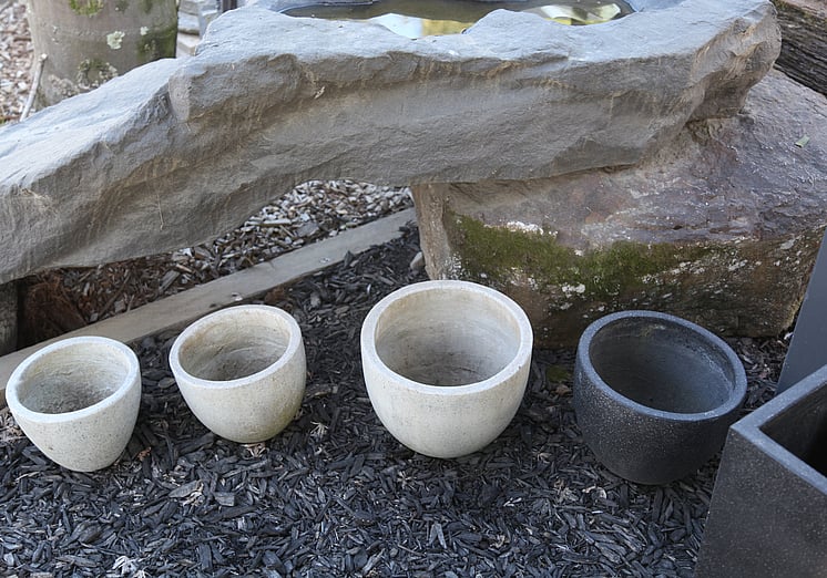 Round pots