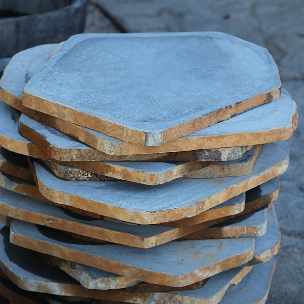 Natural rock bluestone pavers and steppers