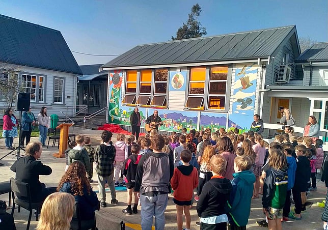 Ngāhinapōuri School Mural