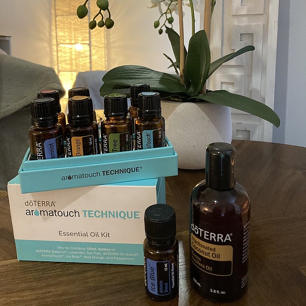 Picture of 8 essential oils on a table