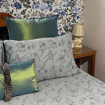 Tablescape styling by Julia Empson, Interior designer and stylist. Waikato, New Zealand