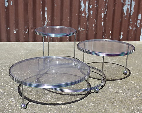 petite dessert stand