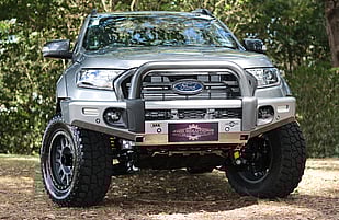 Featuring a colour coded ARB Sahara Bar (same as vehicle) with colour coded hoop (same as grill), OME Suspension Lift, ERG Flares, Method Grid Titanium Wheels & Mickey Thompson ATZ P3 Tyres.