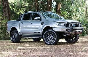 Featuring a colour coded ARB Sahara Bar (same as vehicle) with colour coded hoop (same as grill), OME Suspension Lift, ERG Flares, Method Grid Titanium Wheels & Mickey Thompson ATZ P3 Tyres.