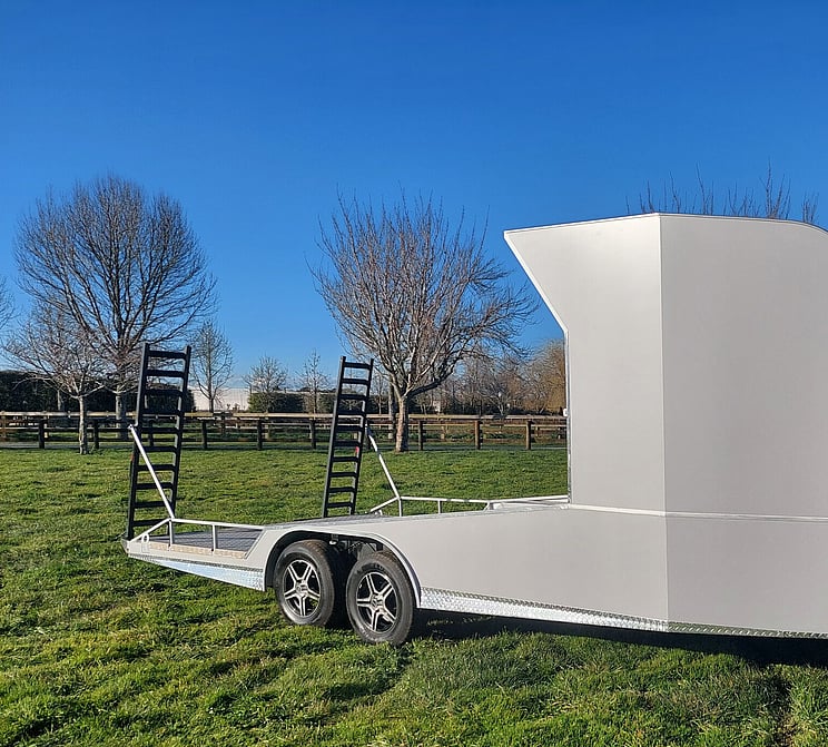 smooth towing trailer