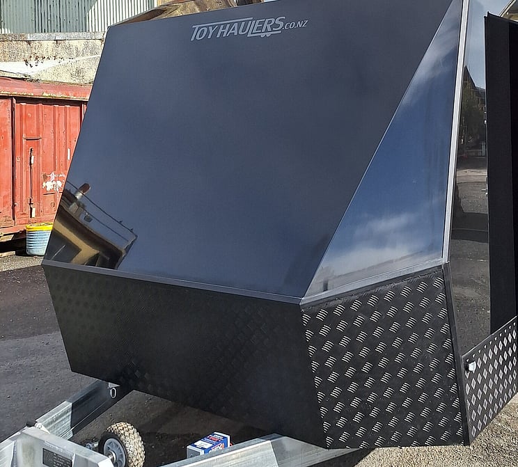 areo dynamic enclosed trailer