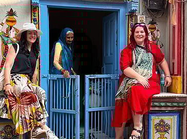 Travel Tours in India - enjoying local the culture