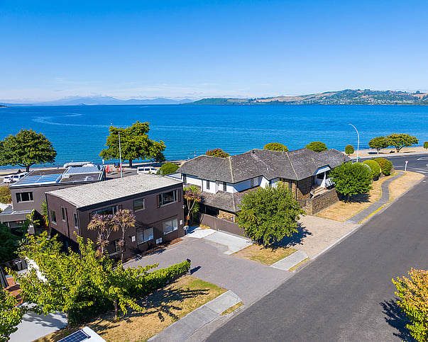 Lakeside Accommodation in Lake Taupo