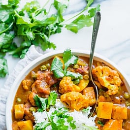 Cauliflower & chickpea curry