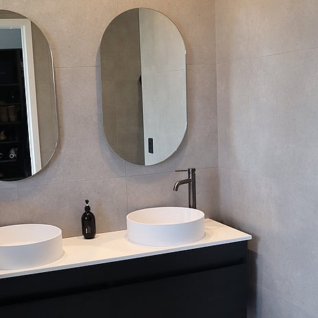 Image of modern tiled bathroom. Tiling service by Cosmic Tiling. Waikato.