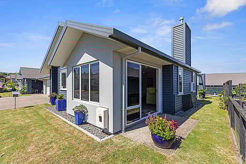 SOLD: 30 Bridgewater Way - Pyes Pa | 50+ Real Estate