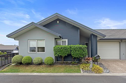 SOLD: 12 Bridgewater Way - Pyes Pa | 50+ Real Estate