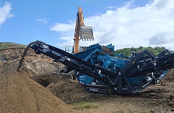 Powerscreen Warrior 600 for hire