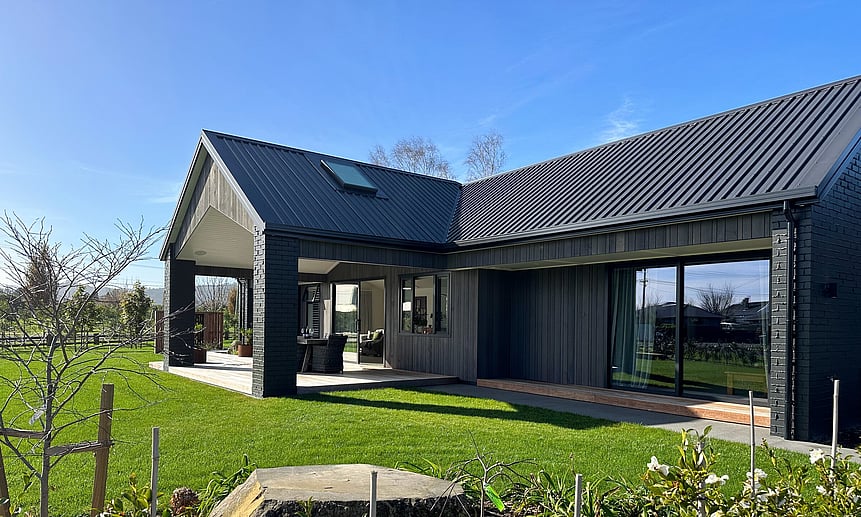 This integrated roof extension covers the patio in this stunning lifestyle section for entertaining all year round in Cambridge.