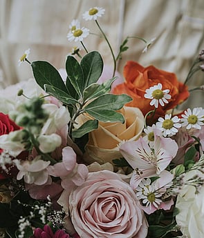 stunning luxury flowers by Raglan Florist Wild About Eve