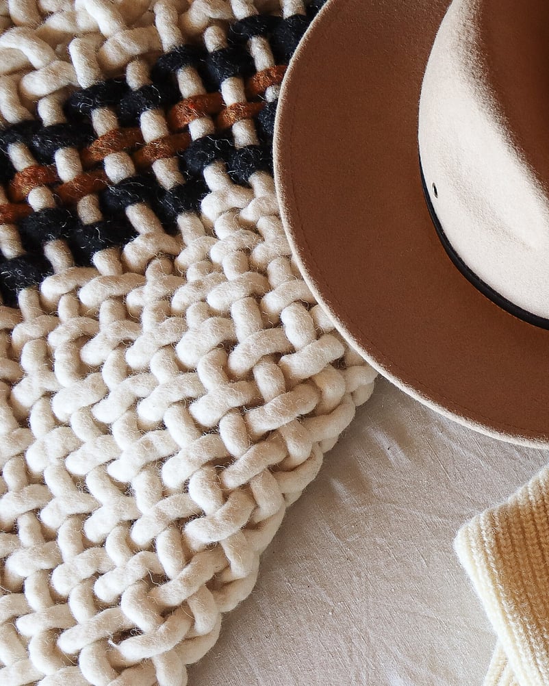 NZ Wool, Wollen Jersey, Hunter Hills, Farmstay, Organic Wool, Organic Meat, New Zealand Farm Experience, Hunter Hills, Working Farm, Timaru, Hunter Hills Organics, 100% Pure NZ Wool, Wool Rugs, Lambswool Blankets, Teschemaker, Otaio, Quinn, Collier