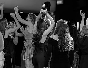 The Most Common Wedding Dance Floor Mistakes (And How to Avoid Them)