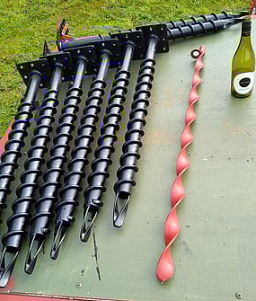 Screw-in letterbox holder