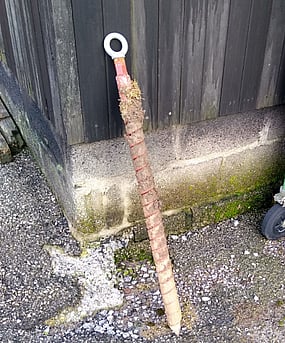 930 kg pull to remove from silty clay