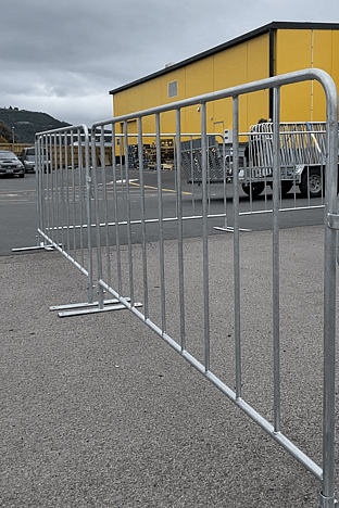criwd control fence