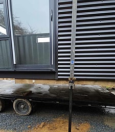 Tiny Towing Solutions use hydraulic lifting to help support the tiny home