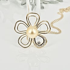 Gold pearl pendant with diamonds