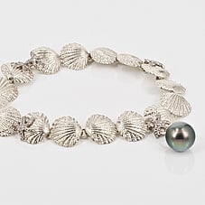 White gold bracelet of shells, starfish and an Australian South Sea pearl